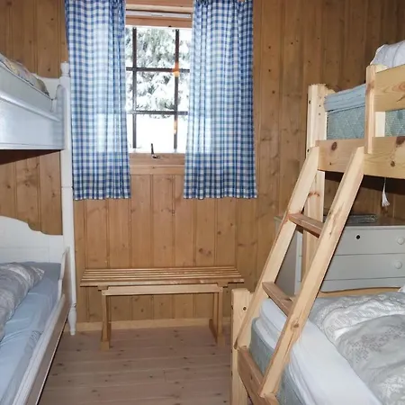 Three-bedroom Holiday In Sjusjoen